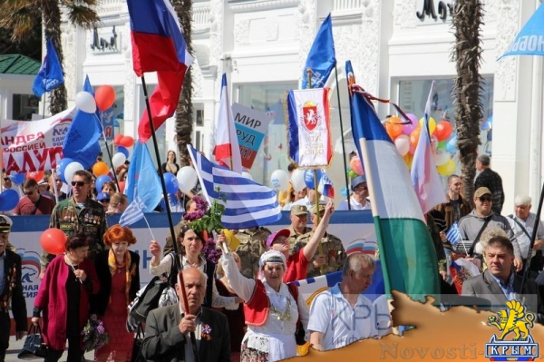 Ялтинцы отметили Первомай праздничной демонстрацией на главной улице города (ФОТО) - «Общество Крыма»