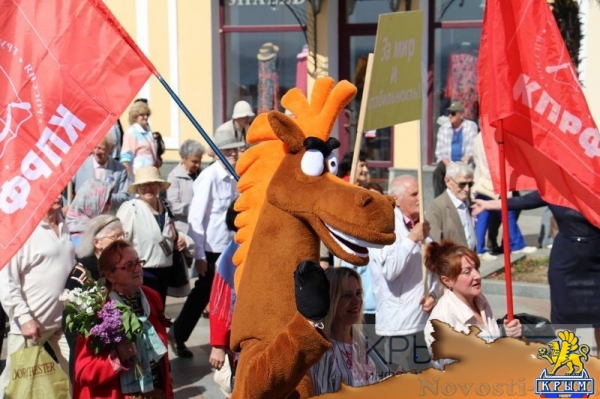 Ялтинцы отметили Первомай праздничной демонстрацией на главной улице города (ФОТО) - «Общество Крыма»