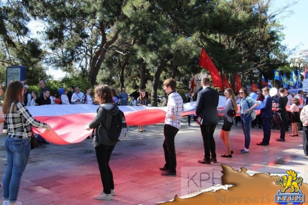 Ялтинцы отметили Первомай праздничной демонстрацией на главной улице города (ФОТО) - «Общество Крыма»