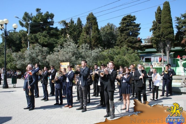 Первомай продолжил праздник открытия курортного сезона в Алуште (ФОТО) - «Общество Крыма»