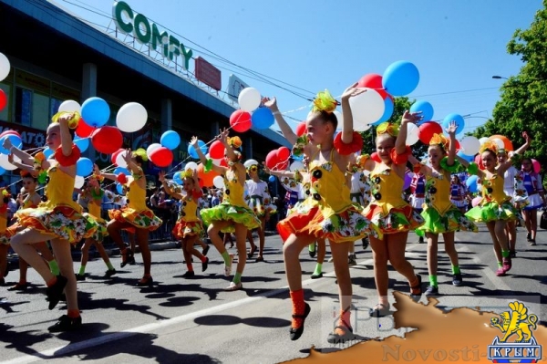 Более 20 тысяч крымчан приняли участие в первомайской демонстрации в Симферополе (ФОТО, ВИДЕО) - «Общество Крыма» Более 20 тысяч крымчан приняли участие в первомайской демонстрации в Симферополе (ФОТО, ВИДЕО) - «Общество Крыма»