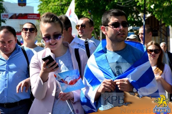 Более 20 тысяч крымчан приняли участие в первомайской демонстрации в Симферополе (ФОТО, ВИДЕО) - «Общество Крыма» Более 20 тысяч крымчан приняли участие в первомайской демонстрации в Симферополе (ФОТО, ВИДЕО) - «Общество Крыма»
