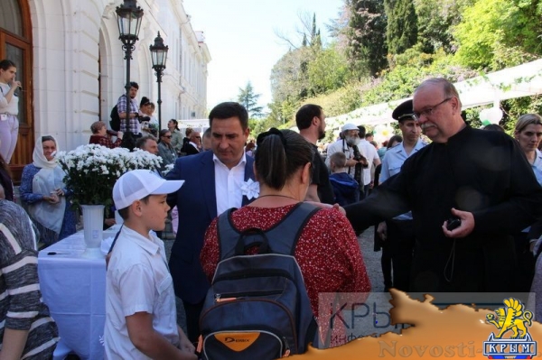 Традиционный праздник «Белого цветка» состоялся в Ливадии в День памяти святых жен-мироносиц (ФОТО) - «Общество Крыма»