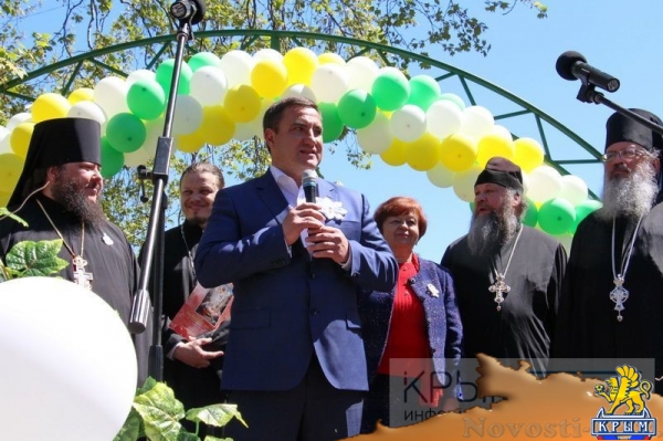 Традиционный праздник «Белого цветка» состоялся в Ливадии в День памяти святых жен-мироносиц (ФОТО) - «Общество Крыма»