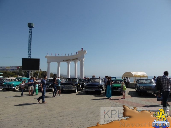 Ретро-ралли «Нахимов» посетило Алушту (ФОТО) - «Культура Крыма» Ретро-ралли «Нахимов» посетило Алушту (ФОТО) - «Культура Крыма»