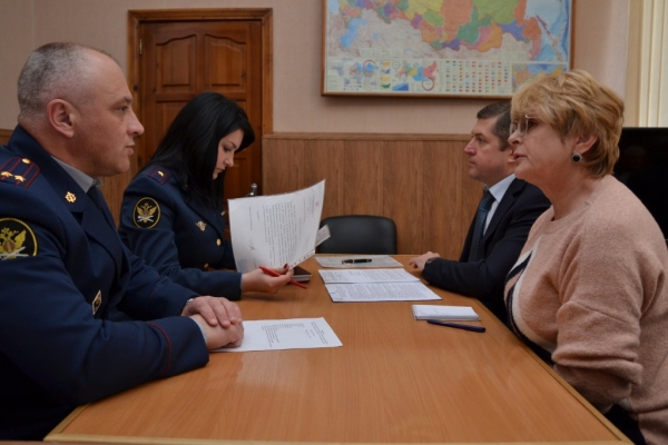 Крымский омбудсмен посетила ФКУ СИЗО-1 УФСИН России по Республике Крым совместно с представителем Уполномоченного по правам человека в Российской Федерации - «Правам человека»