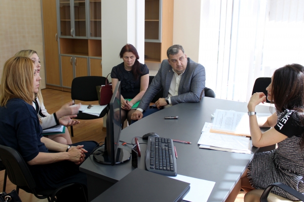 Госкомрегистр регулярно оказывает содействие муниципалитетам в решении трудных вопросов по приватизации жилищного фонда - «Госкомрегистр» Госкомрегистр регулярно оказывает содействие муниципалитетам в решении трудных вопросов по приватизации жилищного фонда - «Госкомрегистр»