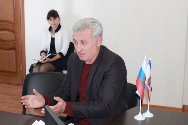 Госкомрегистр продолжает сотрудничество с крымскими активистами для эффективного выявления нарушений - «Госкомрегистр»