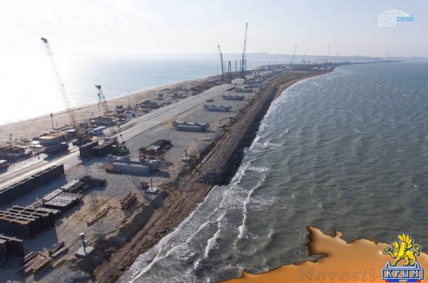 Строители возвели половину опор Крымского моста (ФОТО) - «Возвращение в Россию»