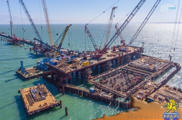 Строители возвели половину опор Крымского моста (ФОТО) - «Возвращение в Россию»