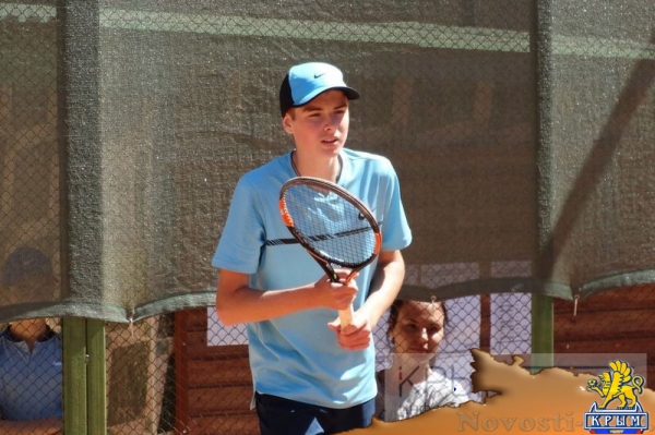 Теннисисты из Московской области, Ростова-на-Дону и Санкт-Петербурга в Симферополе стали победителями первенства Южного федерального округа в категории до 17 лет (ФОТО) - «Возвращение в Россию»
