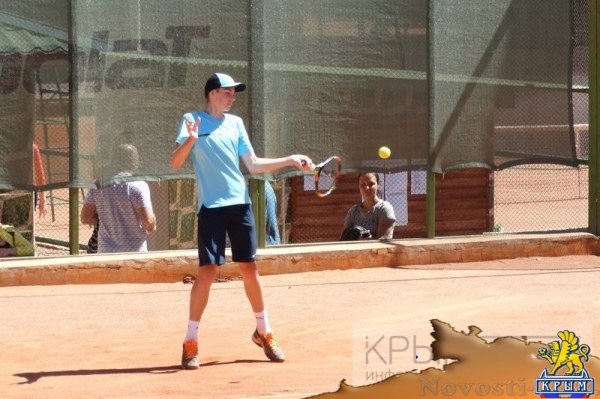 Теннисисты из Московской области, Ростова-на-Дону и Санкт-Петербурга в Симферополе стали победителями первенства Южного федерального округа в категории до 17 лет (ФОТО) - «Возвращение в Россию»