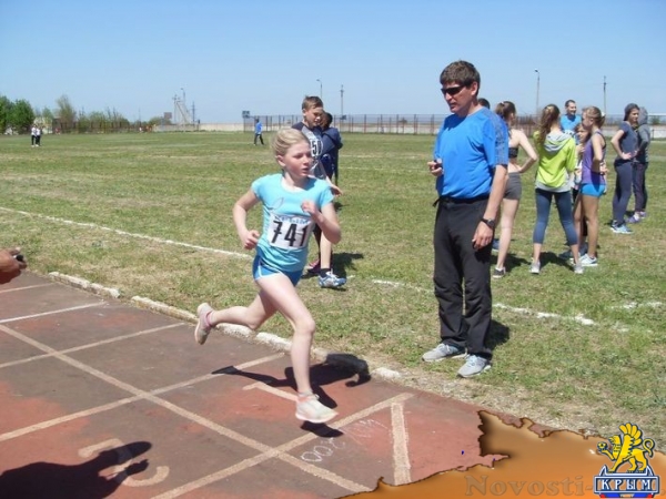Призёры Республиканского турнира по лёгкой атлетике памяти тренера Сервера Нафиева определены в Красногвардейском районе (ФОТО) - «Возвращение в Россию» Призёры Республиканского турнира по лёгкой атлетике памяти тренера Сервера Нафиева определены в Красногвардейском районе (ФОТО) - «Возвращение в Россию»