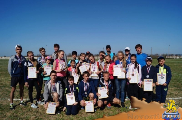 Призёры Республиканского турнира по лёгкой атлетике памяти тренера Сервера Нафиева определены в Красногвардейском районе (ФОТО) - «Возвращение в Россию» Призёры Республиканского турнира по лёгкой атлетике памяти тренера Сервера Нафиева определены в Красногвардейском районе (ФОТО) - «Возвращение в Россию»