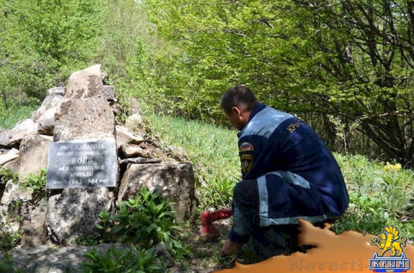 Спасатели привели в порядок два труднодоступных памятника ВОВ в Крымских горах (ФОТО) - «Культура Крыма»