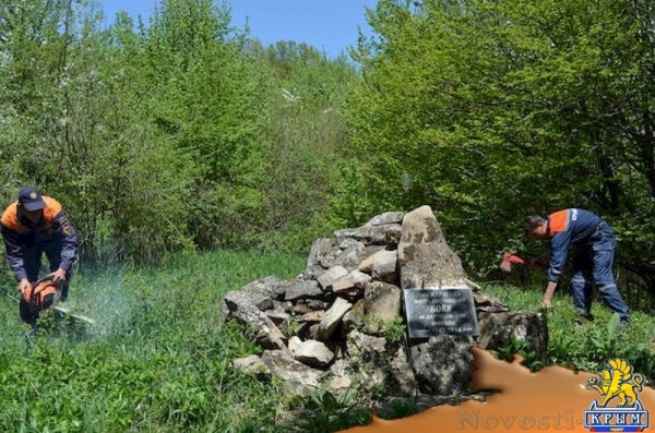 Спасатели привели в порядок два труднодоступных памятника ВОВ в Крымских горах (ФОТО) - «Культура Крыма»