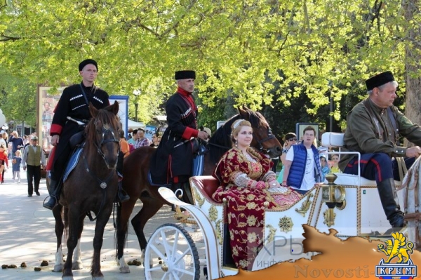 «Екатерининская миля» в Ялте завершила цикл праздничных мероприятий в честь открытия курортного сезона в Крыму (ФОТО) - «Туризм Крыма»