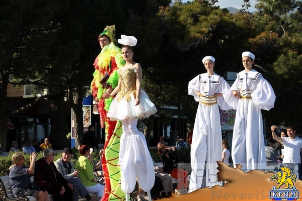 «Екатерининская миля» в Ялте завершила цикл праздничных мероприятий в честь открытия курортного сезона в Крыму (ФОТО) - «Туризм Крыма»