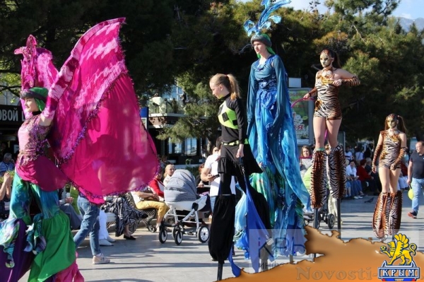 «Екатерининская миля» в Ялте завершила цикл праздничных мероприятий в честь открытия курортного сезона в Крыму (ФОТО) - «Туризм Крыма»