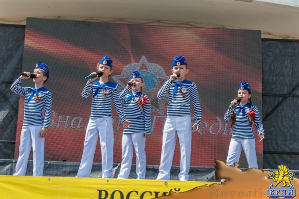 На Сапун-горе над Севастополем подняли В«Знамена славыВ» (ФОТОРЕПОРТАЖ) - «Общество Крыма»