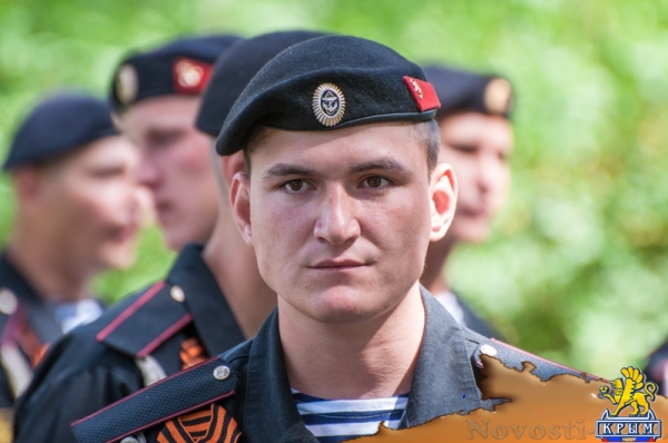 На Сапун-горе над Севастополем подняли В«Знамена славыВ» (ФОТОРЕПОРТАЖ) - «Общество Крыма»