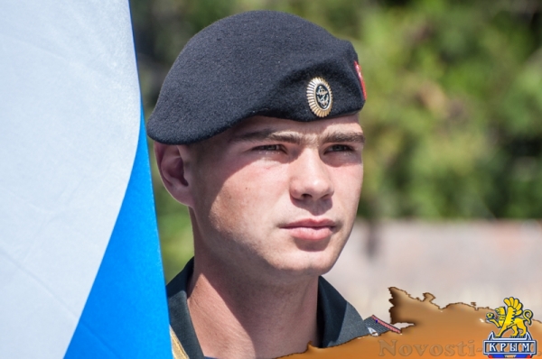 На Сапун-горе над Севастополем подняли В«Знамена славыВ» (ФОТОРЕПОРТАЖ) - «Общество Крыма»