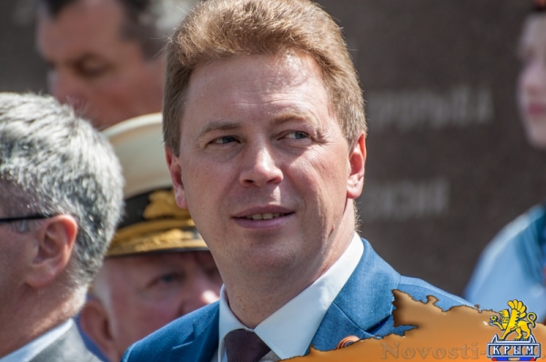 На Сапун-горе над Севастополем подняли В«Знамена славыВ» (ФОТОРЕПОРТАЖ) - «Общество Крыма»