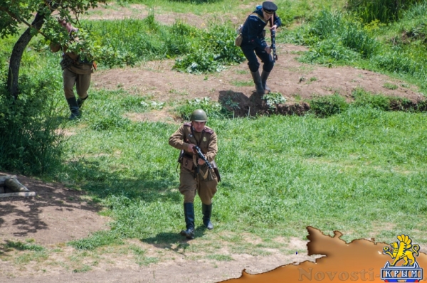 На Сапун-горе над Севастополем подняли В«Знамена славыВ» (ФОТОРЕПОРТАЖ) - «Общество Крыма»