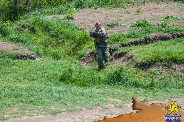 На Сапун-горе над Севастополем подняли В«Знамена славыВ» (ФОТОРЕПОРТАЖ) - «Общество Крыма»