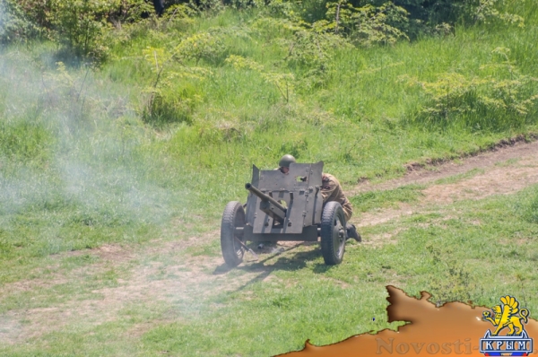 На Сапун-горе над Севастополем подняли В«Знамена славыВ» (ФОТОРЕПОРТАЖ) - «Общество Крыма»