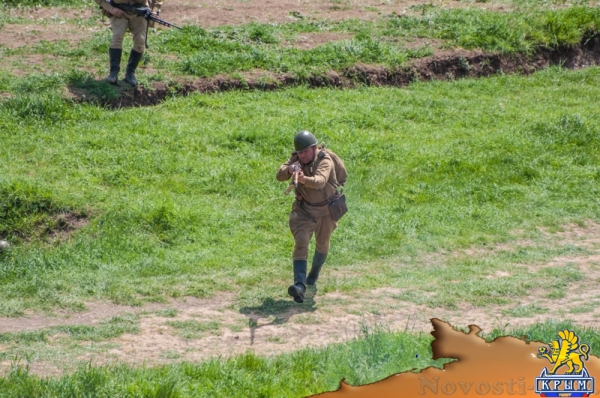 На Сапун-горе над Севастополем подняли В«Знамена славыВ» (ФОТОРЕПОРТАЖ) - «Общество Крыма»