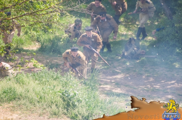 На Сапун-горе над Севастополем подняли В«Знамена славыВ» (ФОТОРЕПОРТАЖ) - «Общество Крыма»