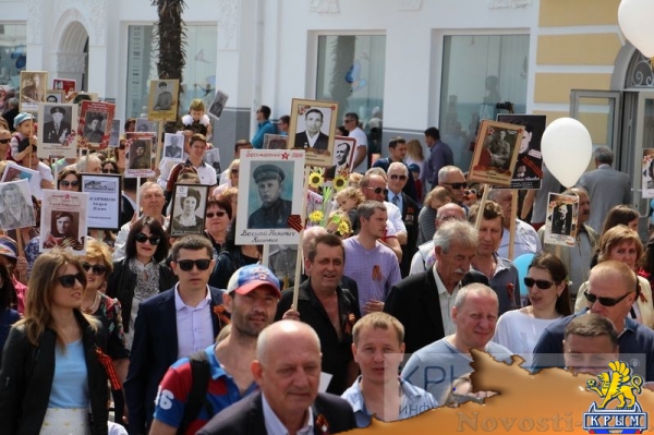 Акция «Бессмертный полк» собрала на набережной Ялты тысячи горожан (ФОТО) - «Политика Крыма»