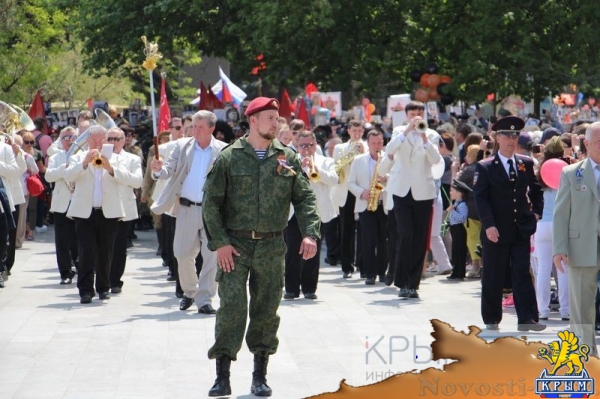 Акция «Бессмертный полк» собрала на набережной Ялты тысячи горожан (ФОТО) - «Политика Крыма»