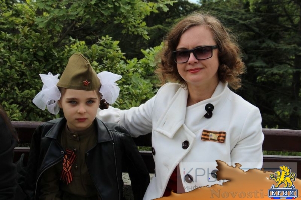 Более 6 тысяч ялтинцев пришли на митинг к мемориалу Холм Славы в честь очередной годовщины Великой Победы (ФОТО, ВИДЕО) - «Политика Крыма»