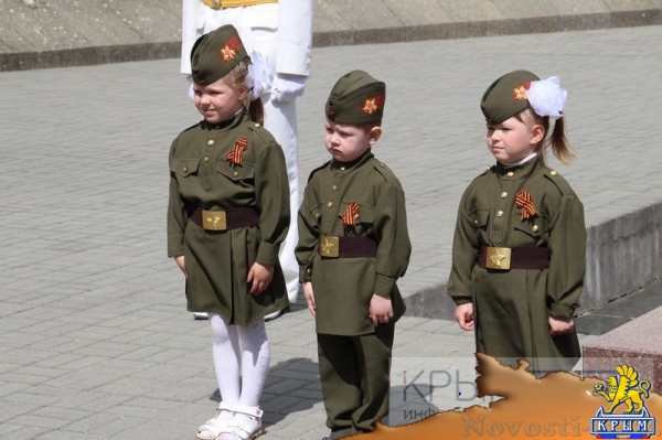 Более 6 тысяч ялтинцев пришли на митинг к мемориалу Холм Славы в честь очередной годовщины Великой Победы (ФОТО, ВИДЕО) - «Политика Крыма»