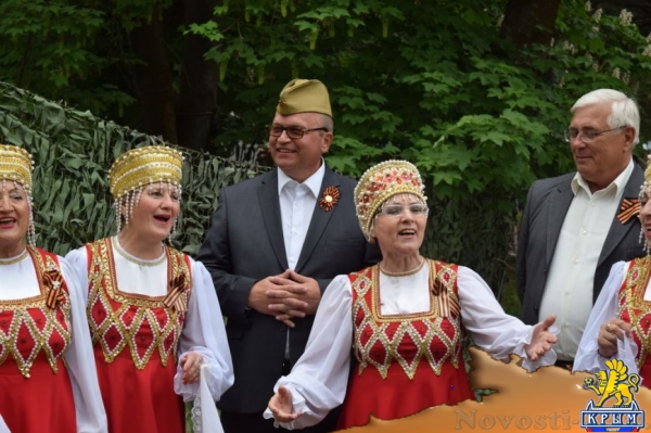 Глава администрации Симферополя щеголял в пилотке (ФОТО) - «Симферополь»