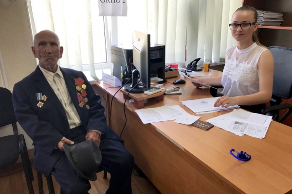 Госкомрегистр регулярно оказывает поддержку ветеранам войны в оформлении документов на недвижимость — Александр Спиридонов - «Госкомрегистр»