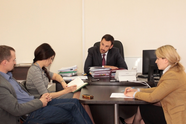 Качество и доступность услуг, оказываемых Госкомрегистром, должны проверяться постоянно — Александр Спиридонов - «Госкомрегистр»