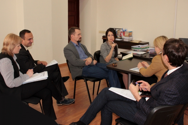 Качество и доступность услуг, оказываемых Госкомрегистром, должны проверяться постоянно — Александр Спиридонов - «Госкомрегистр»