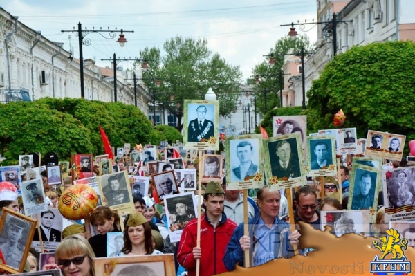 Шествие «Бессмертного полка» в Симферополе - «Общество Крыма» Шествие «Бессмертного полка» в Симферополе - «Общество Крыма»