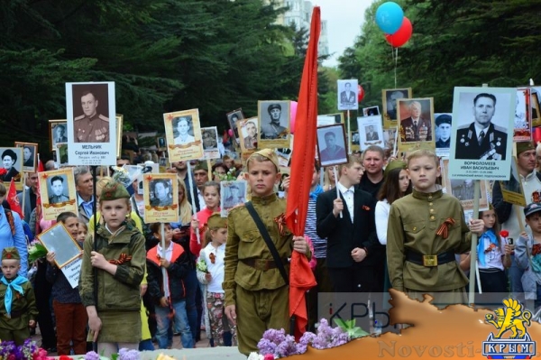 Шествие «Бессмертного полка» в Симферополе - «Общество Крыма» Шествие «Бессмертного полка» в Симферополе - «Общество Крыма»