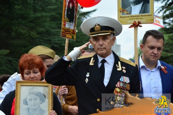 Шествие «Бессмертного полка» в Симферополе - «Общество Крыма» Шествие «Бессмертного полка» в Симферополе - «Общество Крыма»