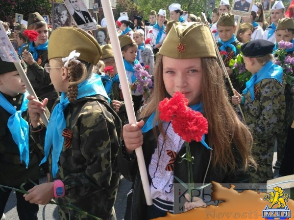 Более 45 тысяч человек приняли участие в шествии «Бессмертного полка» в Симферополе (ФОТО) - «Общество Крыма»