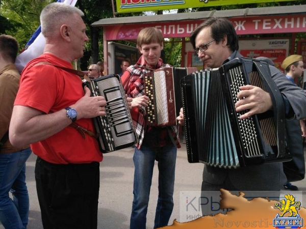 Более 45 тысяч человек приняли участие в шествии «Бессмертного полка» в Симферополе (ФОТО) - «Общество Крыма»