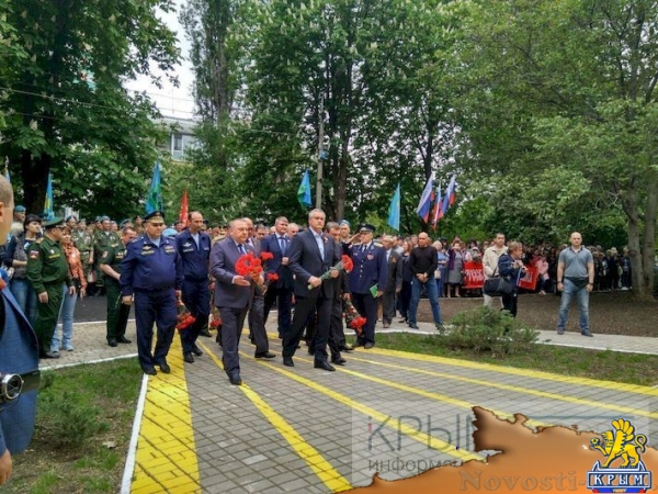 Боевая машина десанта дополнила мемориальный комплекс «Честь, доблесть и слава» в Симферополе (ФОТО) - «Общество Крыма» Боевая машина десанта дополнила мемориальный комплекс «Честь, доблесть и слава» в Симферополе (ФОТО) - «Общество Крыма»