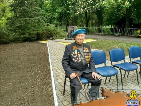 Боевая машина десанта дополнила мемориальный комплекс «Честь, доблесть и слава» в Симферополе (ФОТО) - «Общество Крыма» Боевая машина десанта дополнила мемориальный комплекс «Честь, доблесть и слава» в Симферополе (ФОТО) - «Общество Крыма»