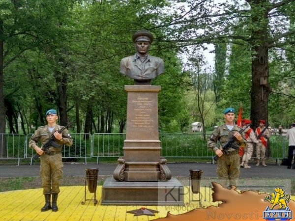 Боевая машина десанта дополнила мемориальный комплекс «Честь, доблесть и слава» в Симферополе (ФОТО) - «Общество Крыма» Боевая машина десанта дополнила мемориальный комплекс «Честь, доблесть и слава» в Симферополе (ФОТО) - «Общество Крыма»