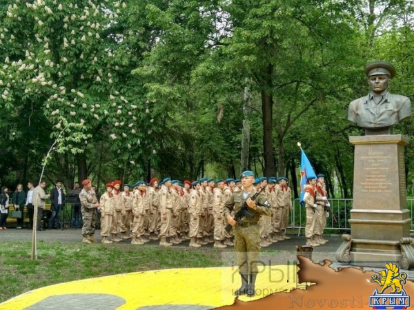 Боевая машина десанта дополнила мемориальный комплекс «Честь, доблесть и слава» в Симферополе (ФОТО) - «Общество Крыма» Боевая машина десанта дополнила мемориальный комплекс «Честь, доблесть и слава» в Симферополе (ФОТО) - «Общество Крыма»
