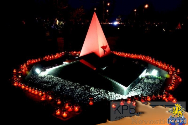 Более тысячи участников акции «Зажги свечу памяти» почтили память погибших в концлагере «Красный» (ФОТО) - «Общество Крыма»